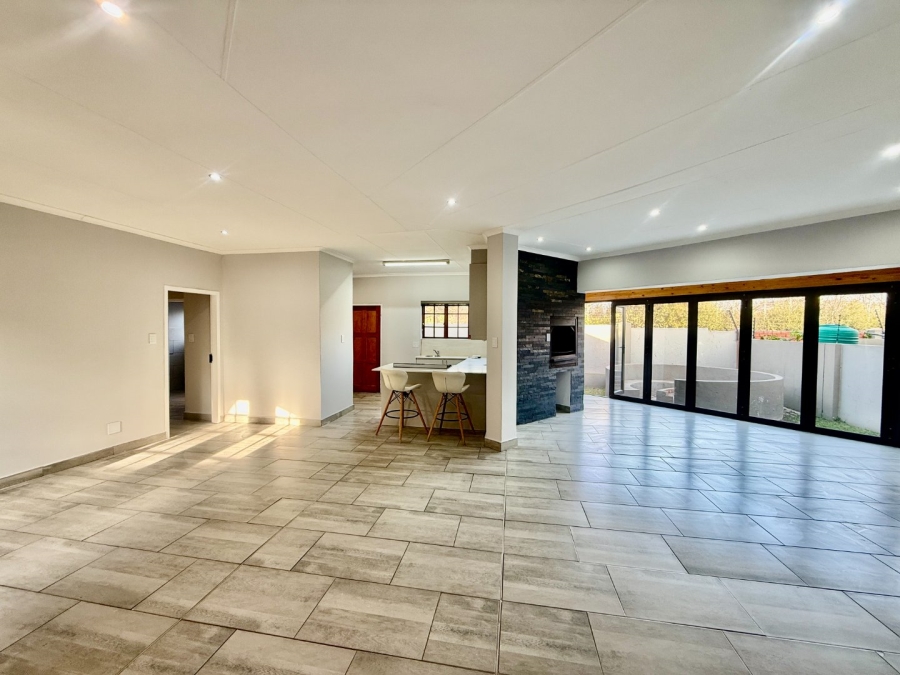 To Let 3 Bedroom Property for Rent in Melodie North West